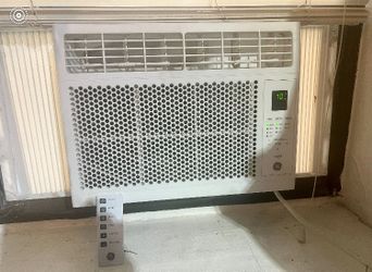 A/C -GE Wall Unit 110 W  ! Only $88
