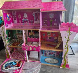 Kidcraft Doll House