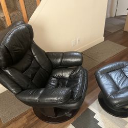 Lane Euro Chair and Ottoman 