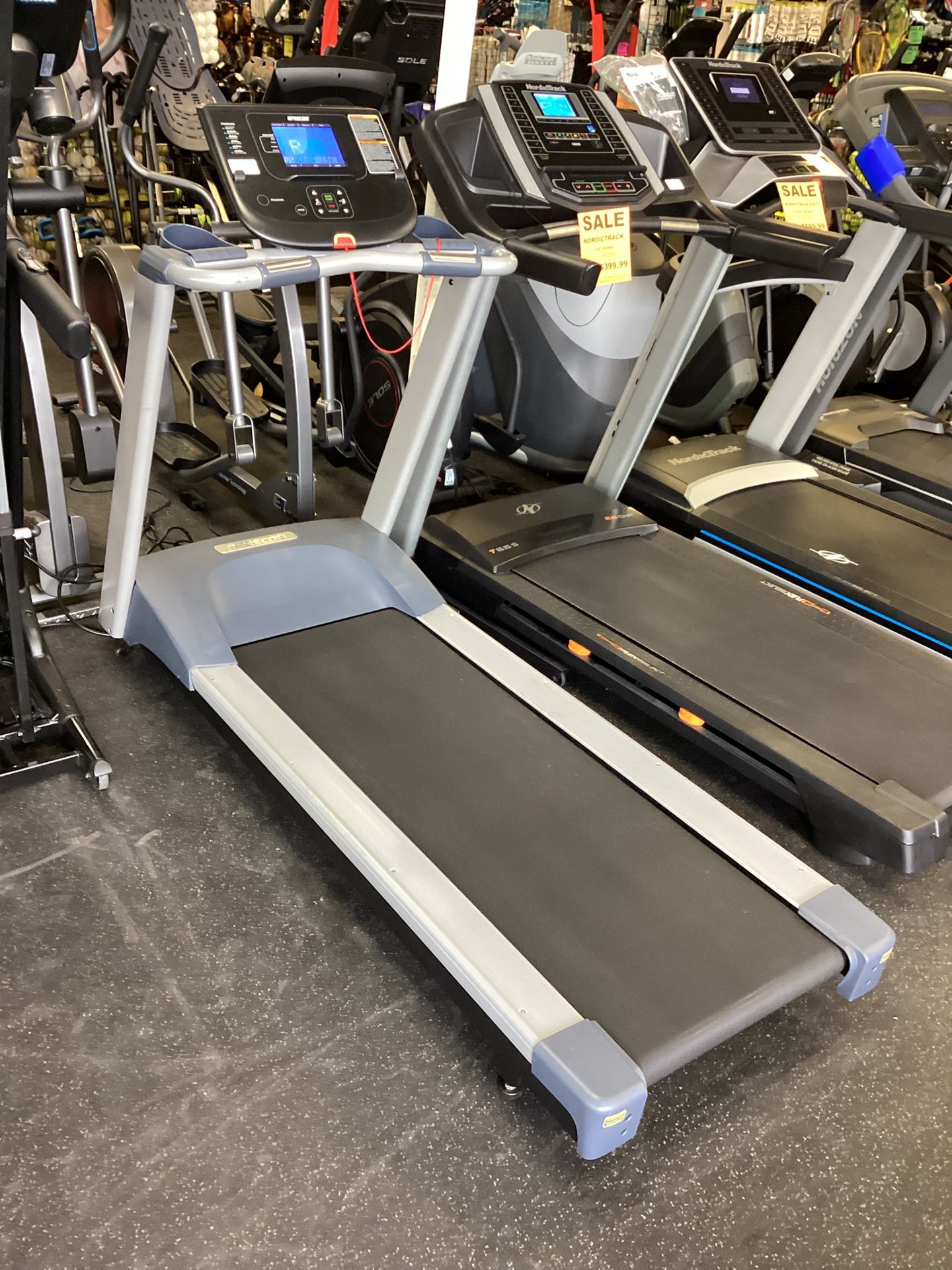 Precor TRM 211 High End Treadmill Includes Warranty