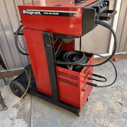 Snap-on YA240A MIG WELDER commercial 220v asking $600 