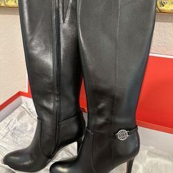 New In Box Coach Leather Boot, Size 5-1/2  Med $110