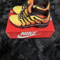 Nike Vapor Max Plus Shoes New Authentic Size 8.5 Men