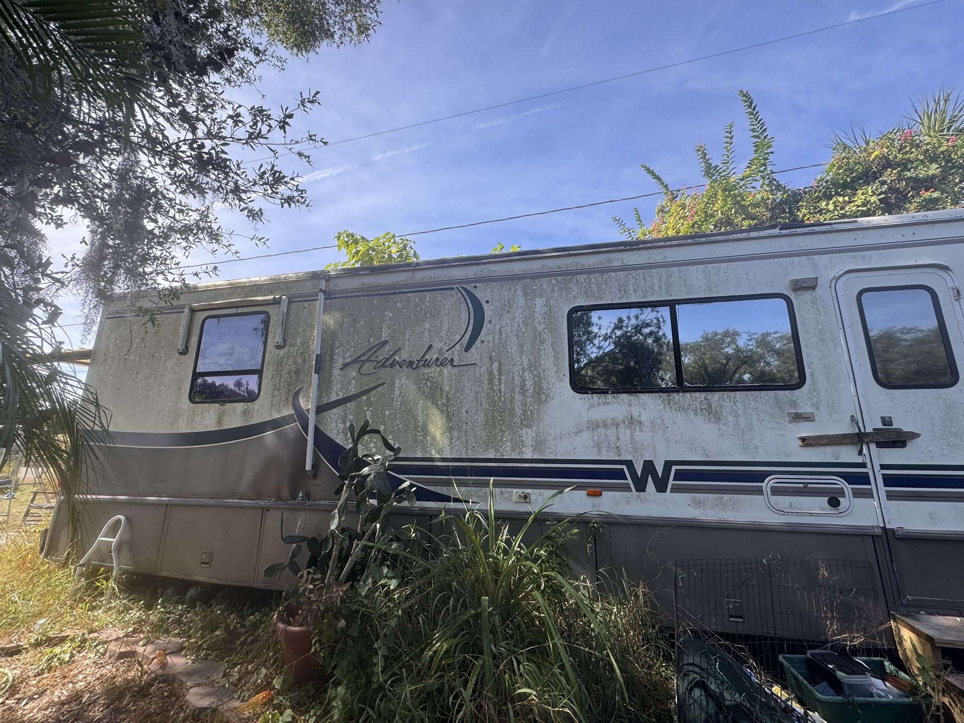 1997 Winnebago Adventurer