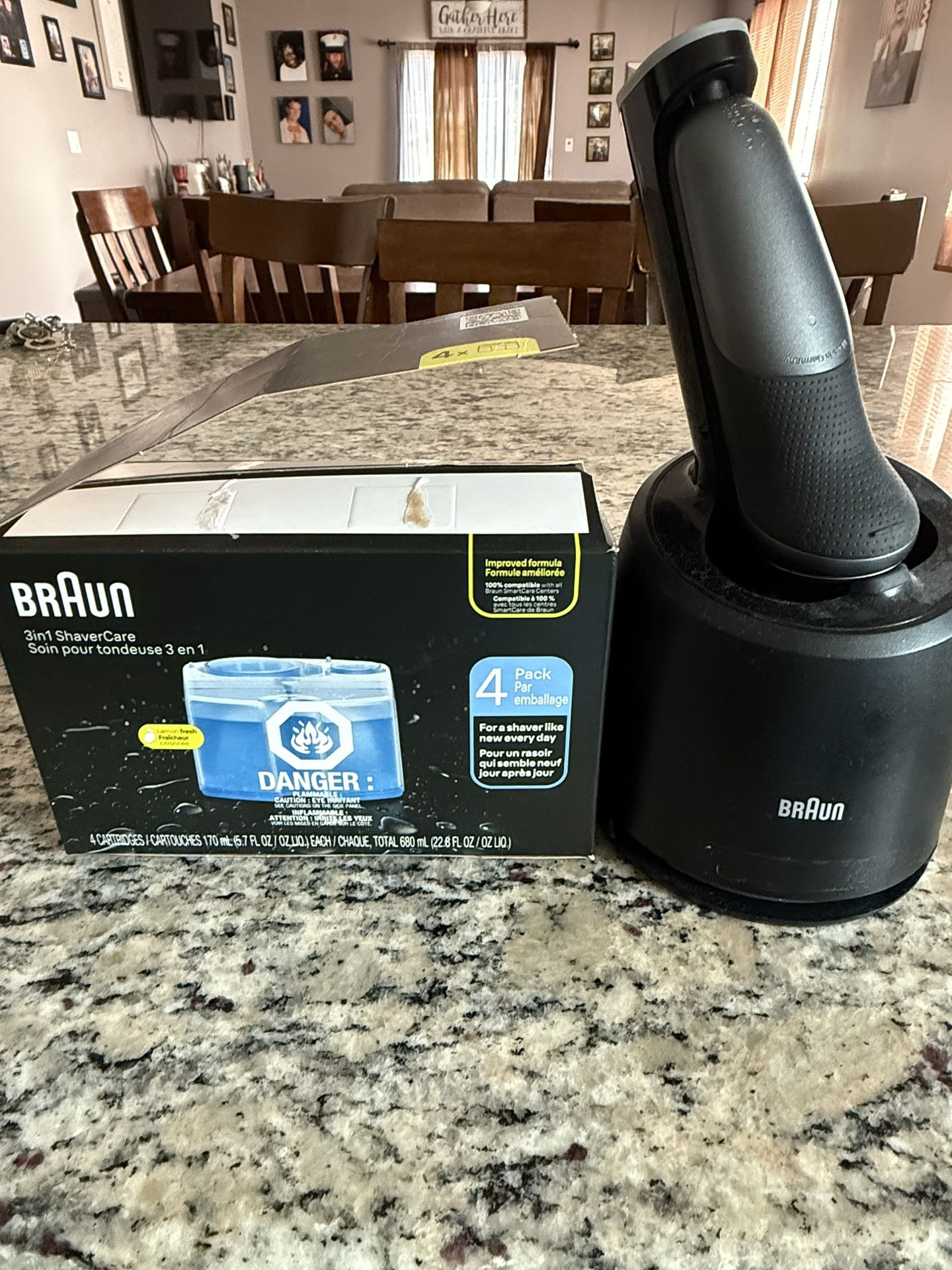 Brauns Series 7 Electric Shaver With Cleaning Solution