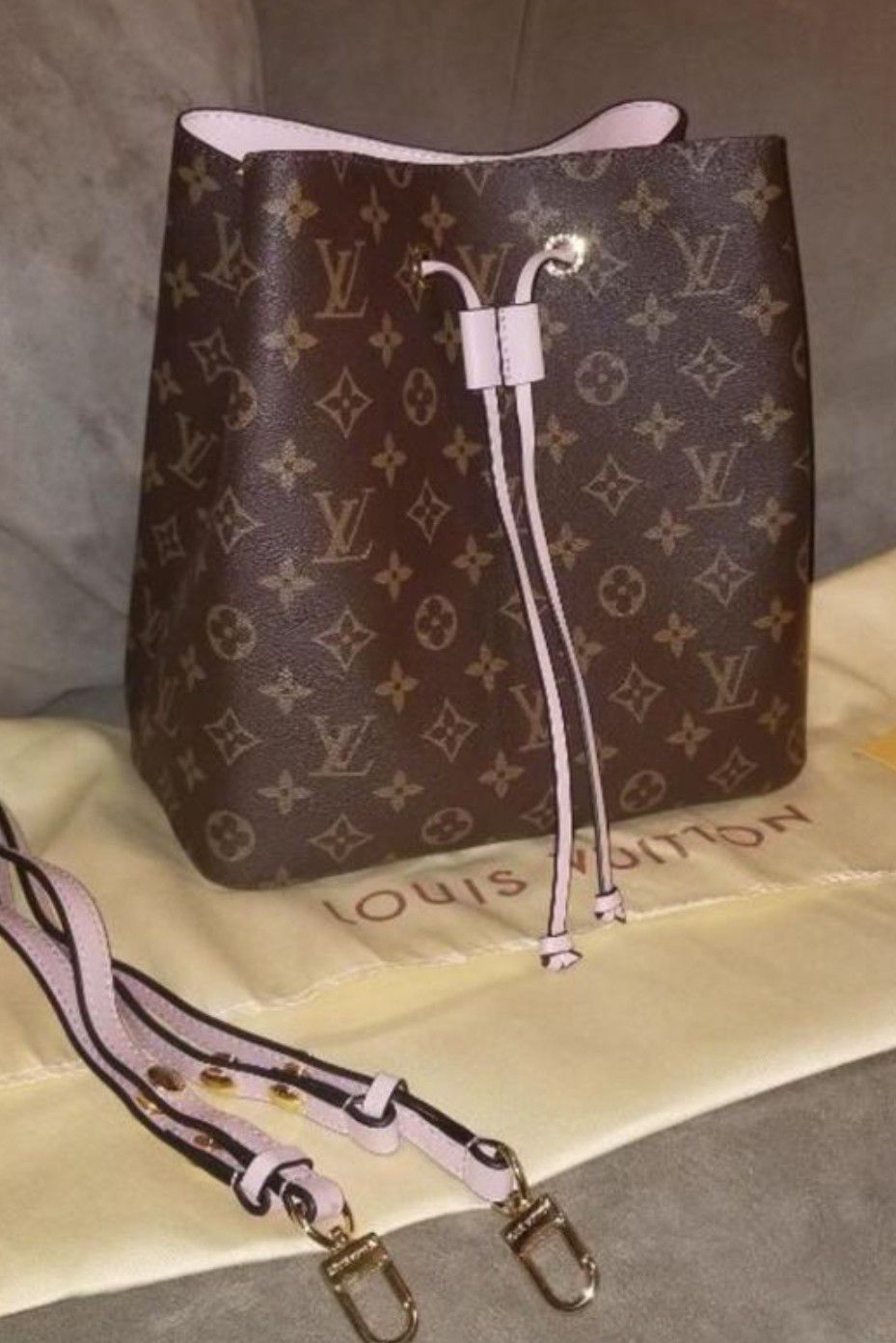 Louis Vuitton LIMITED EDITION Monogram Ruby Neo Bucket Bag for Sale in San  Marcos, CA - OfferUp