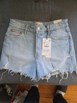 Zara denim shorts size 8
