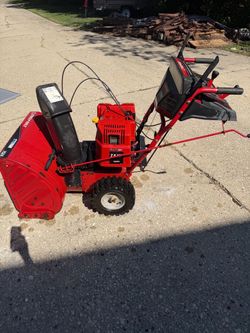Snow blower Troy bilt