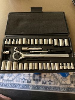 Ratchet and Socket SAE and Metric Tool Set 40 Piece