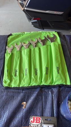 Extra large metric wrench set