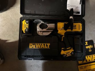 Dewalt DCE300M2 Crimping Tool Kit with Two 4.0ah Batteries and Charger