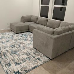 Pristine Sectional-won't last! 