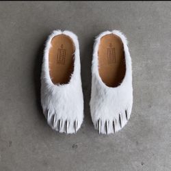 Bear Class Size 9 200$