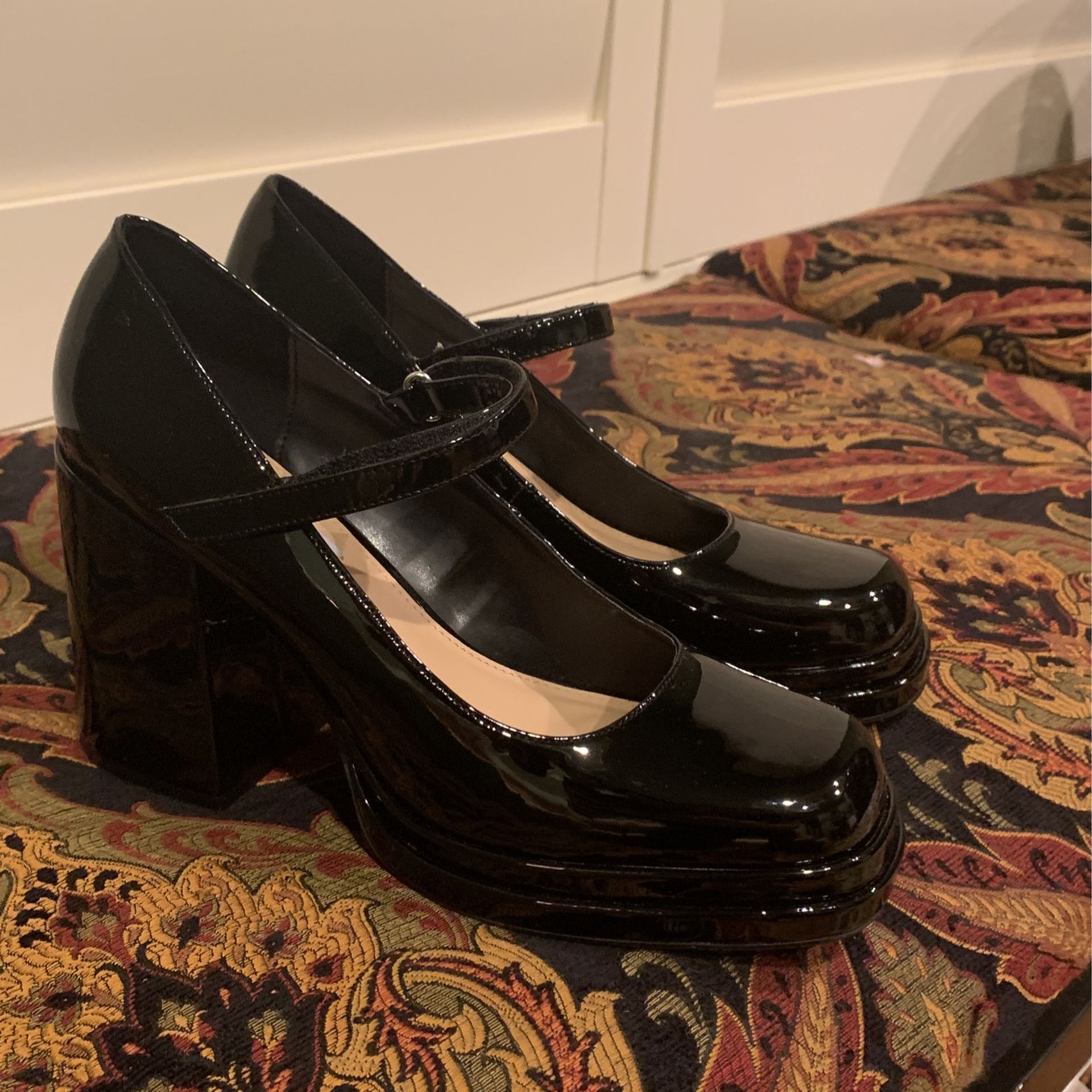 Steve Madden Mary Jane Pumps (Brand new!)