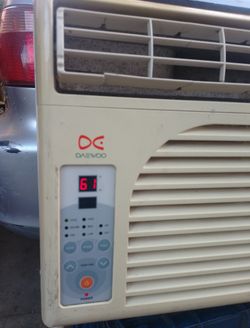 $25 DAEWOO AC 5300btu/h. Model: COOLING CAPA. FAST ICY COLD NICE CLEAN WORKING 5,300 BTU/h