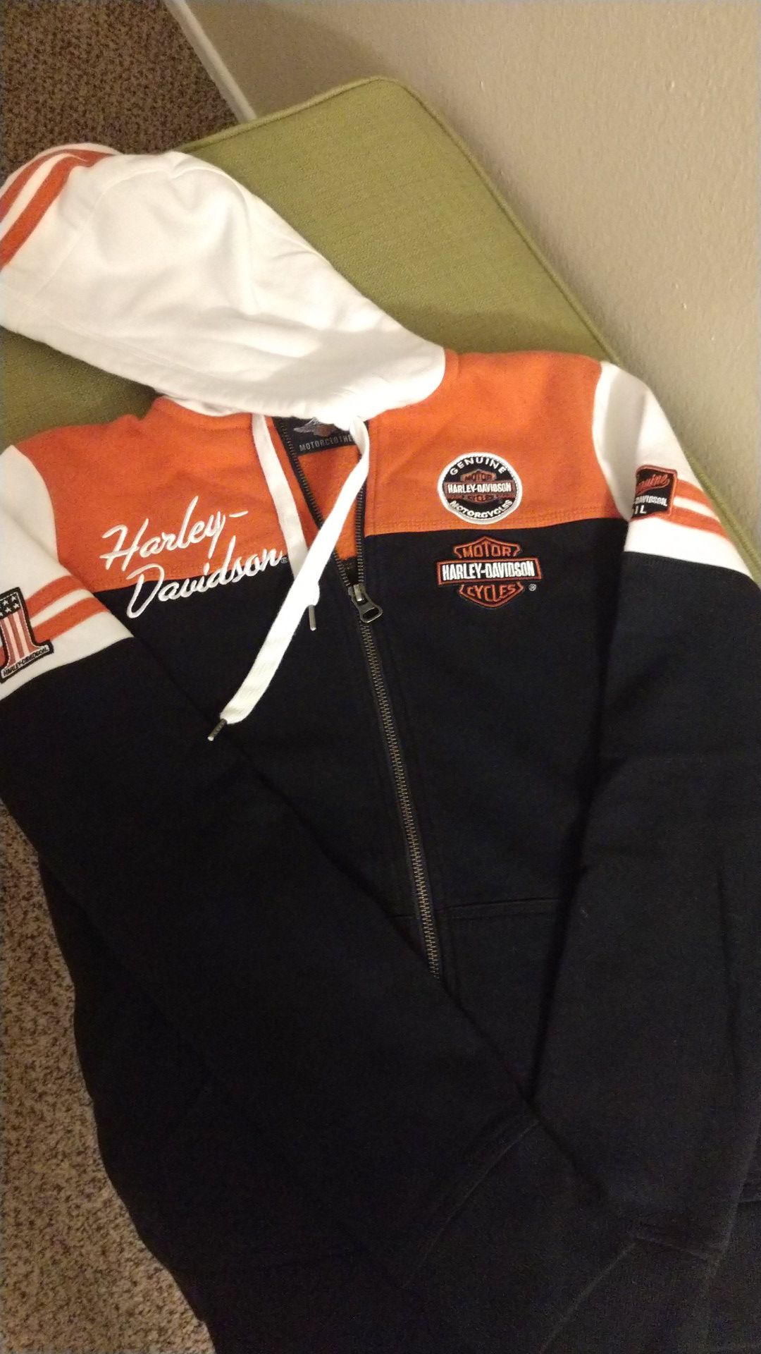 Harley Davidson womans sweatshirt.. size medium