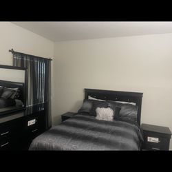 Full Size Bed Set$ 200