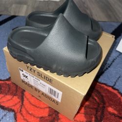 Kids Black Yeezy Slides
