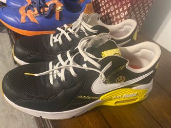 Men sneakers size 11