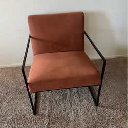 Modern accent chair in great condition