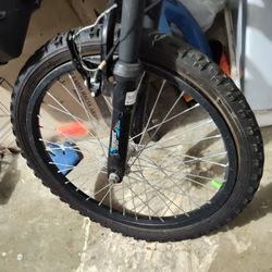 Mongoose 20 Inch B Flash Bike  Needs Work 