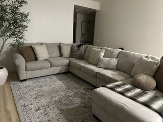 Ashley sectional Like New Condition Retails 3000