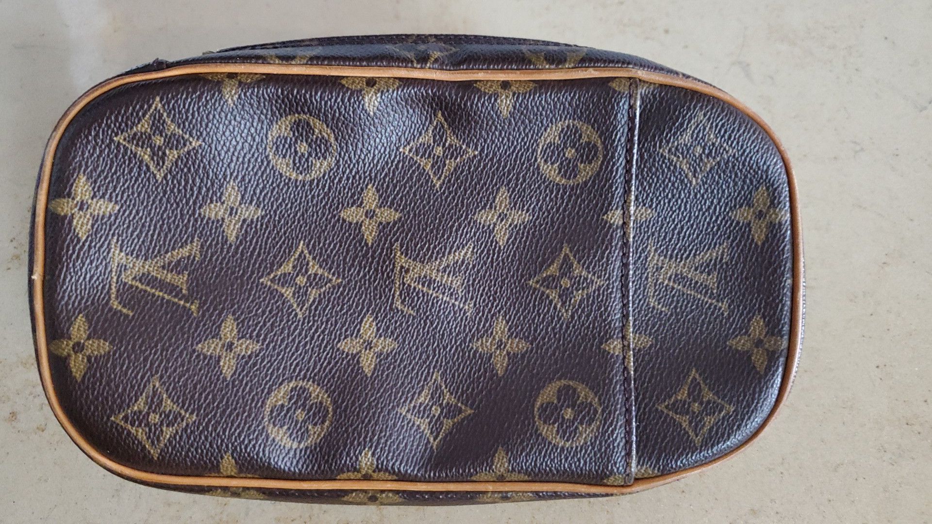 Authentic Louis Vuitton monogram pochette gange cross body bag M51870