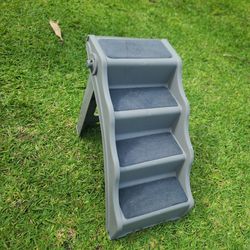 4 step pet stairs , 20H x 15w x 29