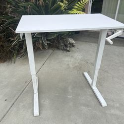 🍷 Adjustable Table💥