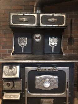 Antique Monarch Wood Cook Stove for Sale in Bonney Lake, WA - OfferUp