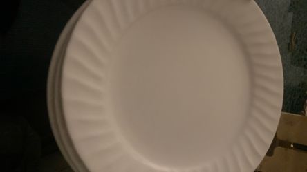 9 Pieces White Dishes 