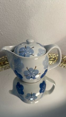 Blue  Porcelain Japanese Tea pot Hasami-yaki style)with infuser