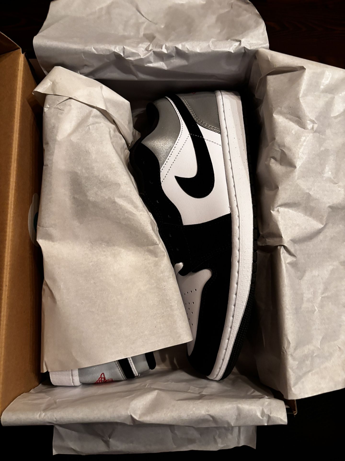 Men's AIR JORDAN 1 LOW SE WHITE/ FIRE RED-BLACK Size 11.5, 12