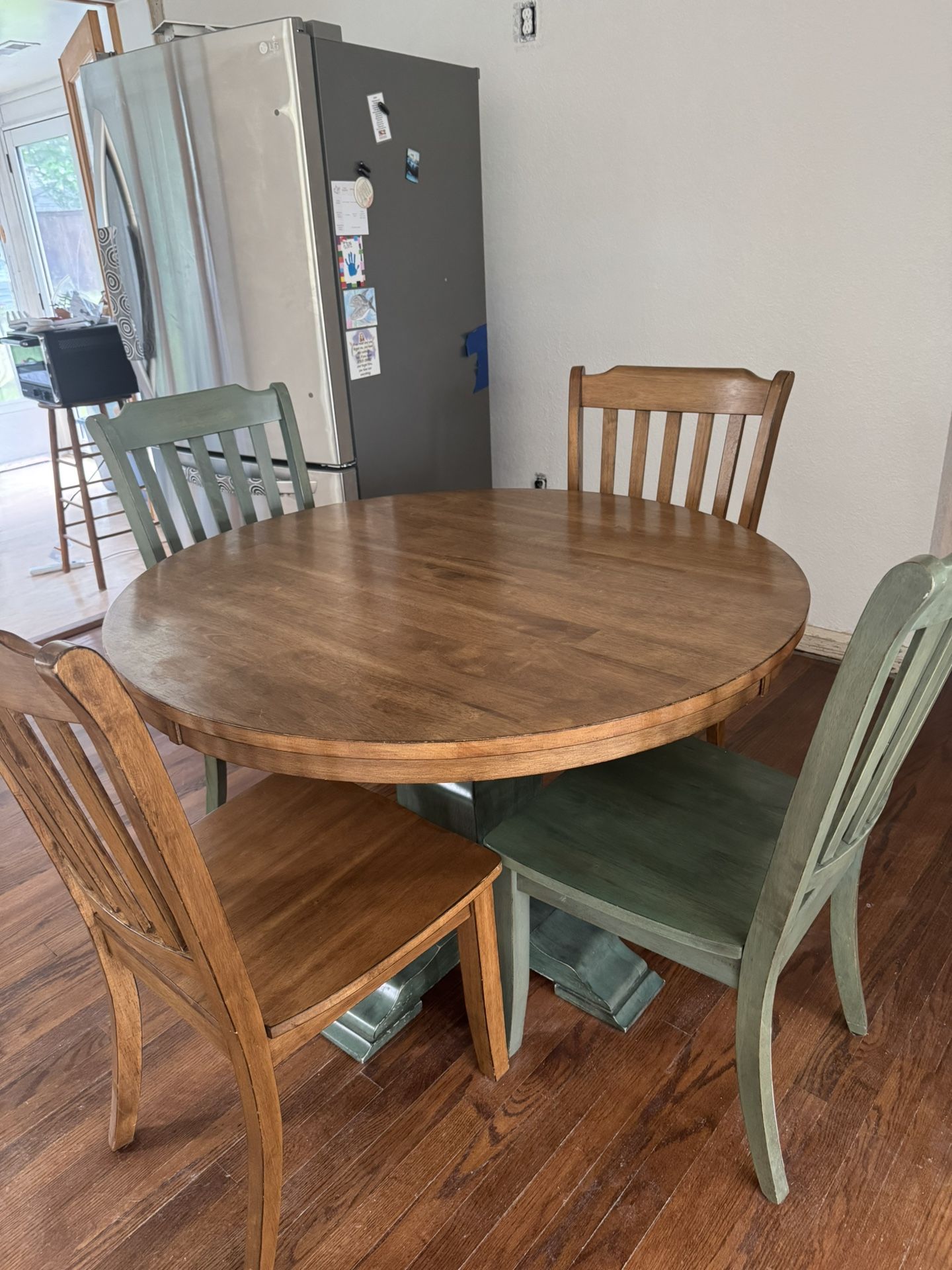 Kitchen Table & Chairs