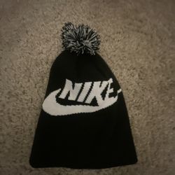 Nike Pom Pom Hat 