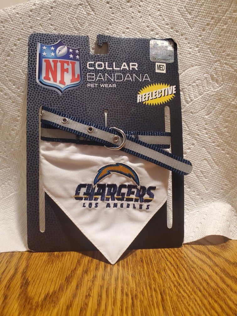 NEW NFL  "CHARGERS " COLLAR BANDANA PET WEAR  (MEDIUM  SIZE)   FOR SMALL DOG 
