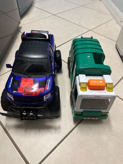 Toy Truck Lot – Ford Raptor and Garbage Truck