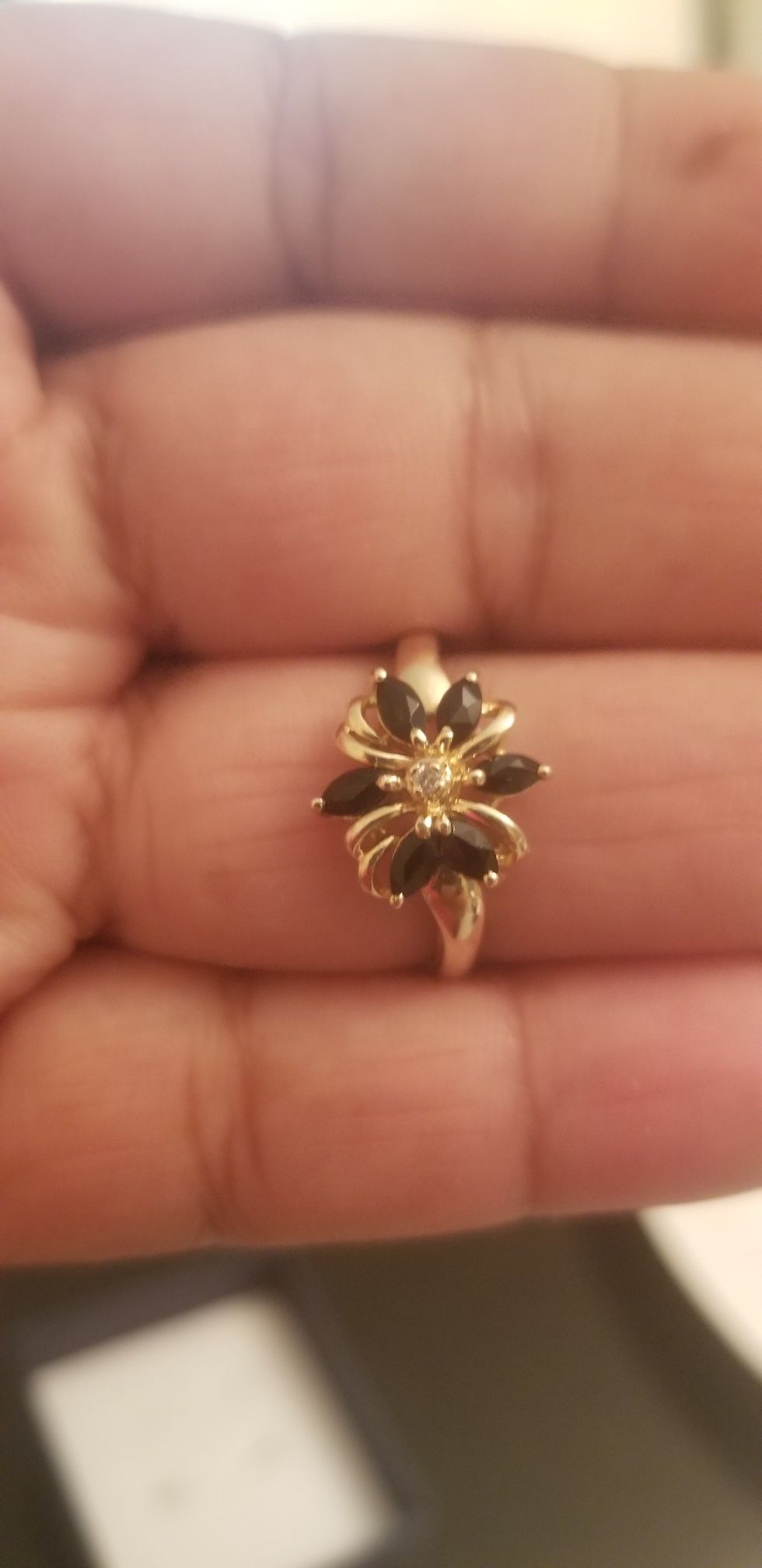 10kt Gold Onyx Diamond ring size 7