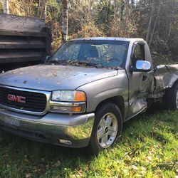 2000 gmc truck parts DONT ASK IF ITS STILL AVAILABLE. I WILL DELETE WHEN GONE!