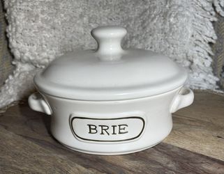 Williams Sonoma Ceramic Brie Baker White Lidded Cheese Baking Dish 7" Vtg Style