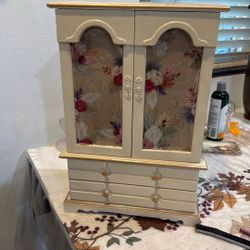 Shabby Chic Very Cute Jewelry Box