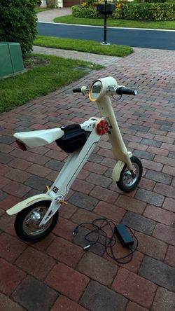 LEHE K1 Folding Electric Scooter / E-Bike + Charger & Remote
