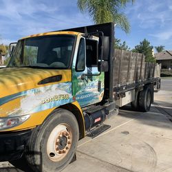 2002 International Flatbed Truck 4300
