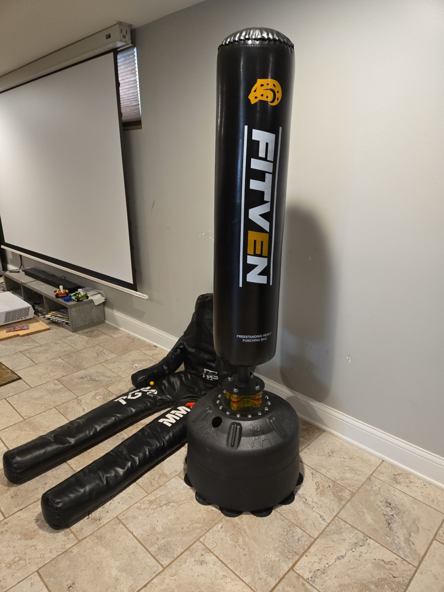 Freestanding punching bag