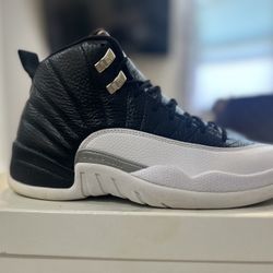 Air Jordan Size 9m. Size 9m.    100$