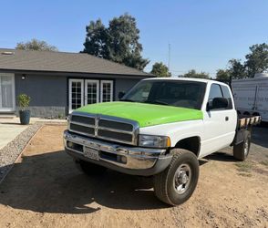1999 Dodge Ram 2500, CUMMINS DIESEL, FLAT BED WITH GOOSE NECK