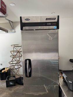 Norlake 29” fridge freezer