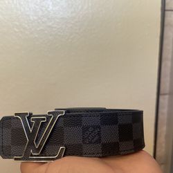 Black Louis Vuitton belt 