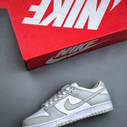 Nike Dunk Low Photon Dust 32