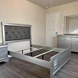 Bedroom Set Queen And King. Downpyment $53. Ask For Price 